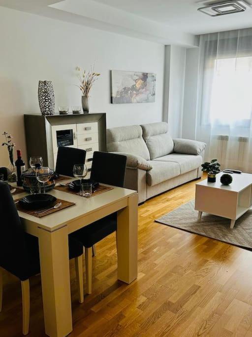 Studio 14 + Garaje Incluido. Nuevo, Elegante, Acogedor. Харо Екстериор снимка