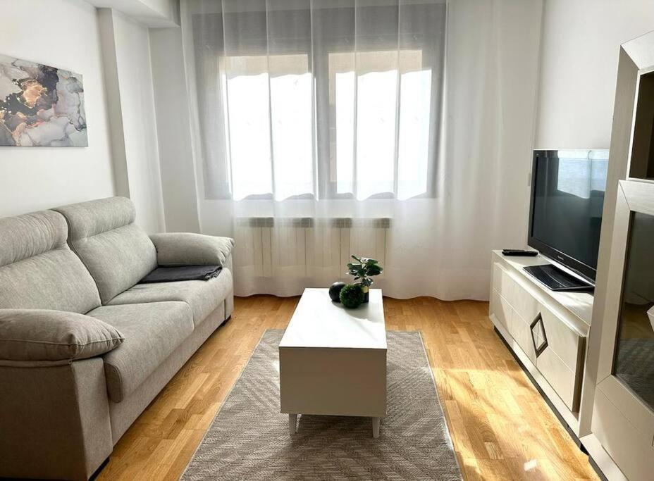 Studio 14 + Garaje Incluido. Nuevo, Elegante, Acogedor. Харо Екстериор снимка